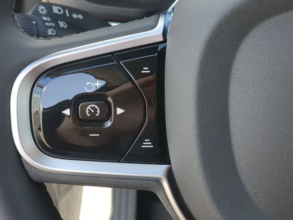 Thumbnail: 2026 Volvo XC60 - 22