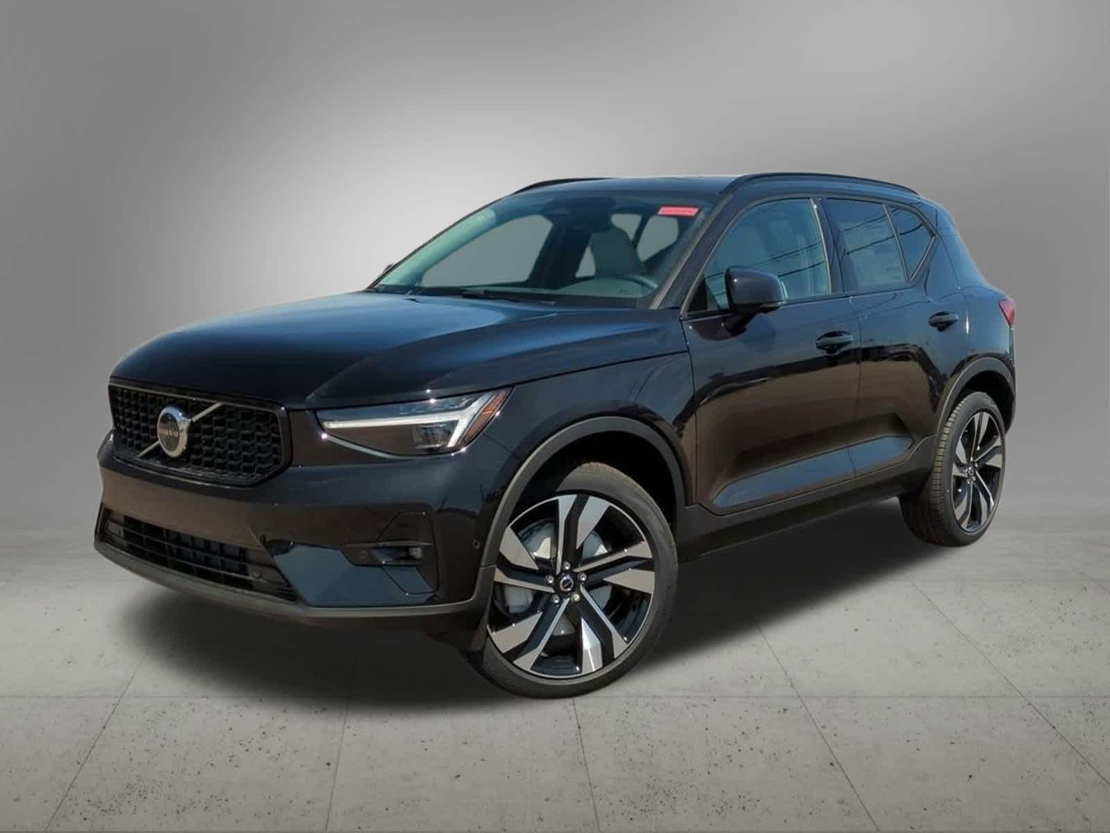 2025 Volvo XC40 B5 Ultimate Hero Image