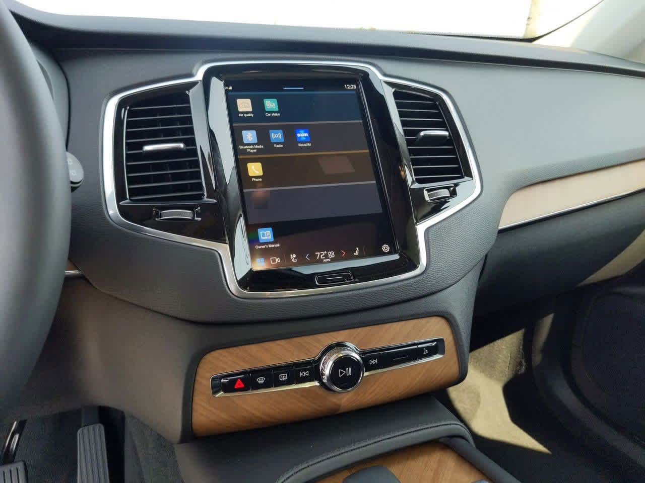 Thumbnail: 2025 Volvo XC90 - 21