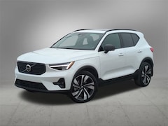 2023 Volvo XC40 B5 AWD Plus Dark I-4 cyl All-Wheel Drive