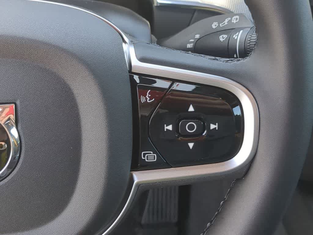 Thumbnail: 2026 Volvo XC60 - 23