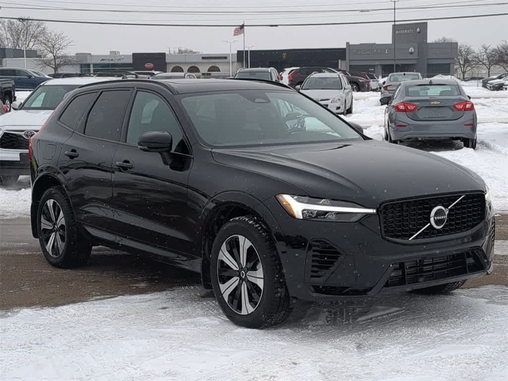 Thumbnail: 2025 Volvo XC60 - 8