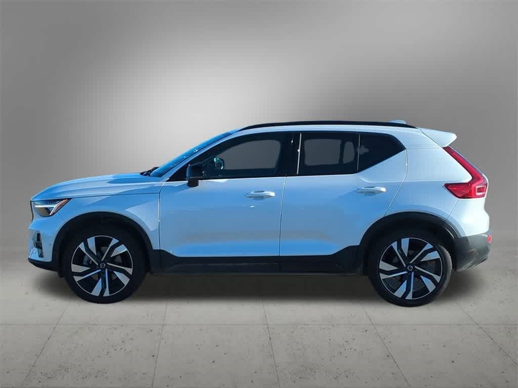 Used 2023 Volvo XC40 B5 AWD Ultimate Dark SUV