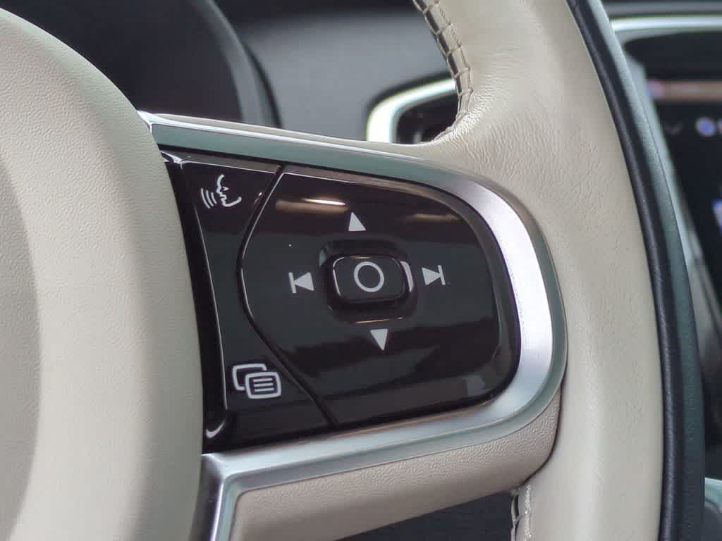 Thumbnail: 2023 Volvo XC90 - 25