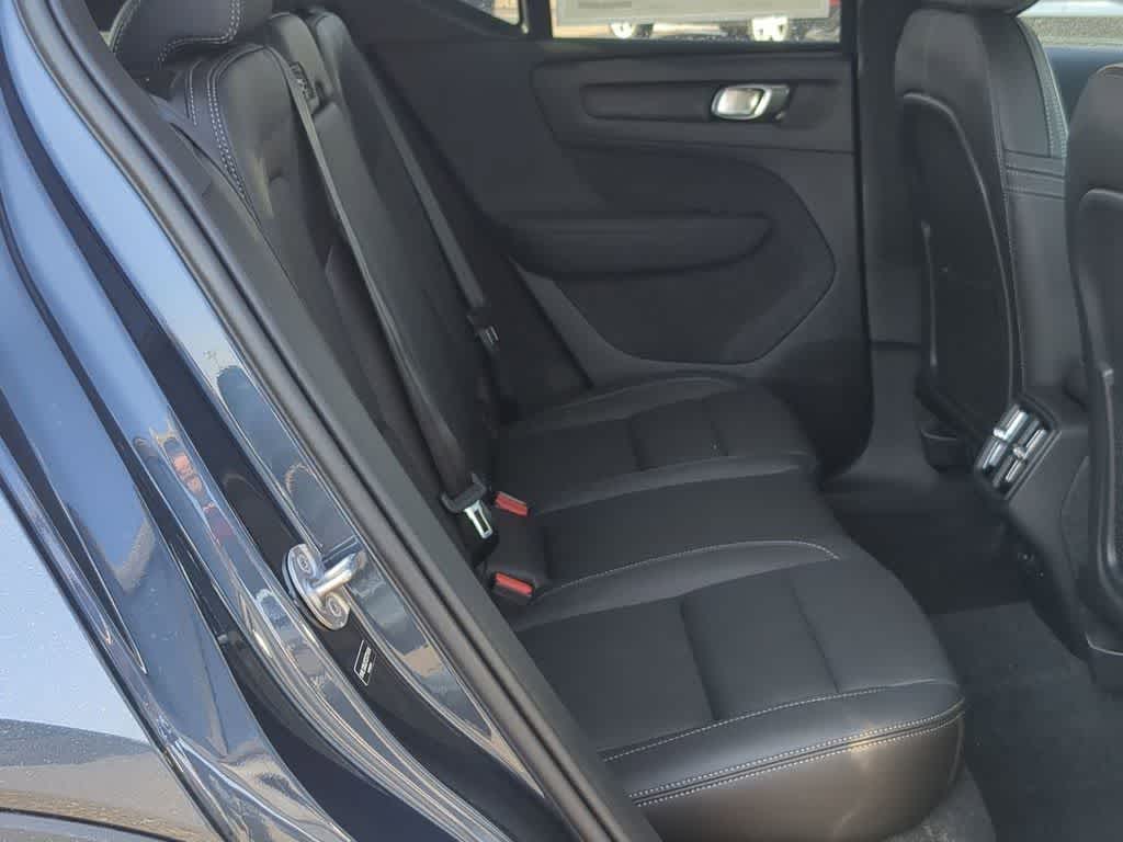 Thumbnail: 2026 Volvo XC40 - 19