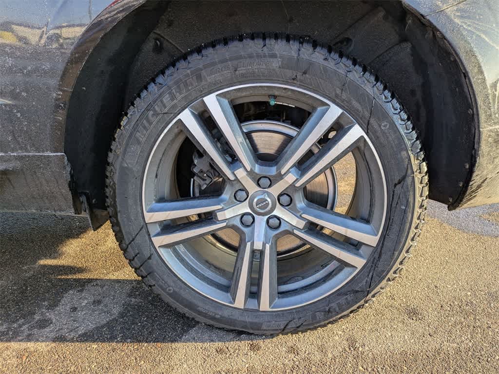 Thumbnail: 2019 Volvo XC60 - 4