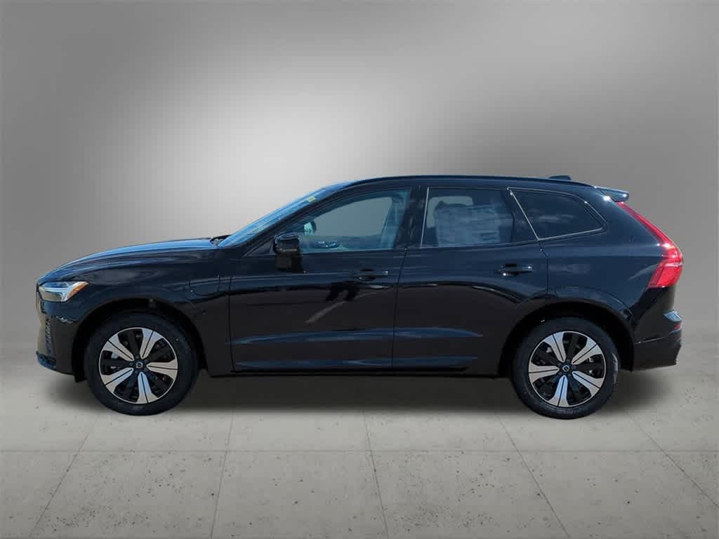 2025 Volvo XC60 Plus T8 photo 3