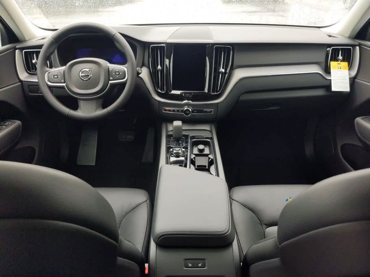 Thumbnail: 2025 Volvo XC60 - 13