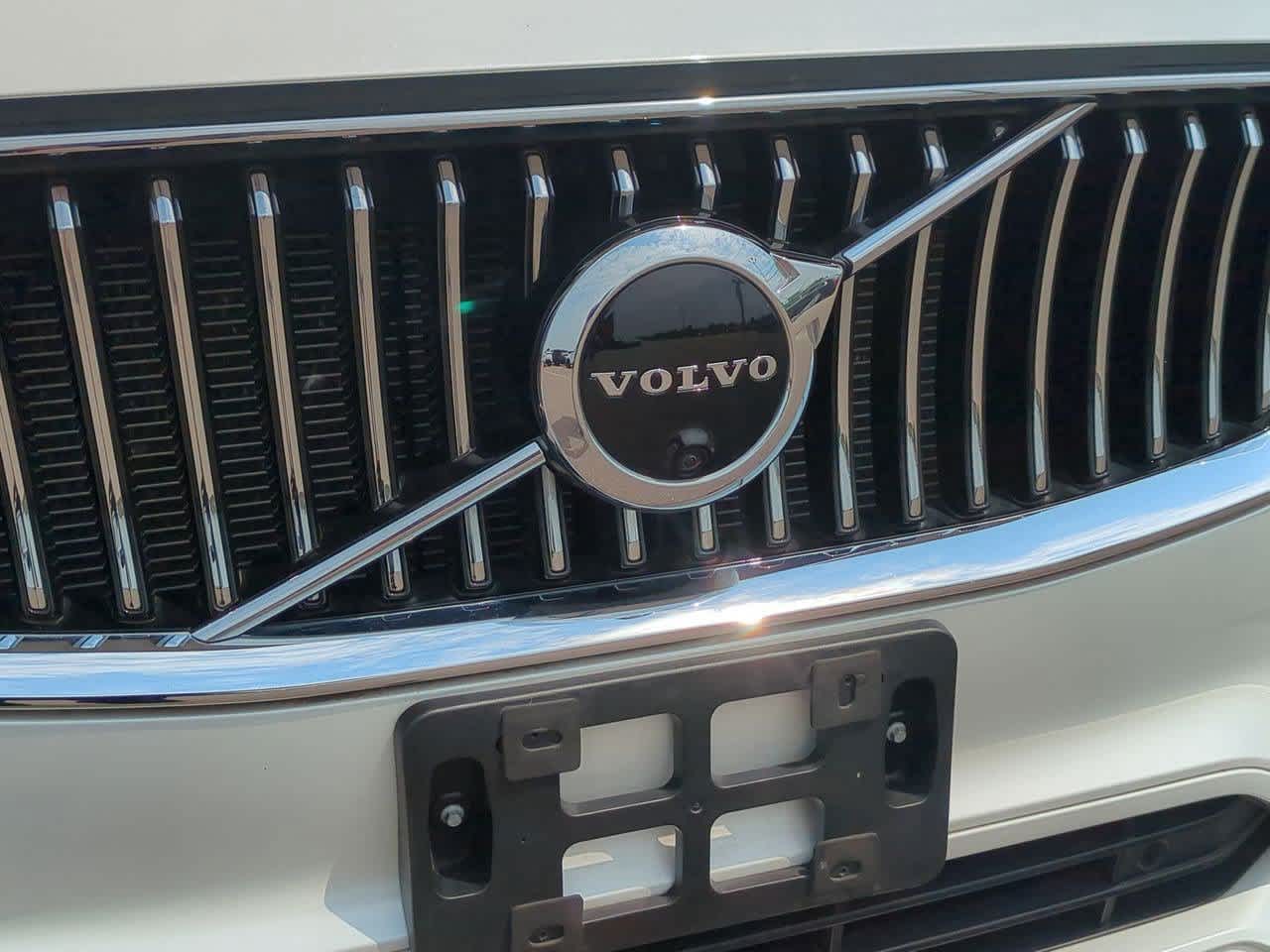 2022 Volvo XC90 T6 Momentum 10