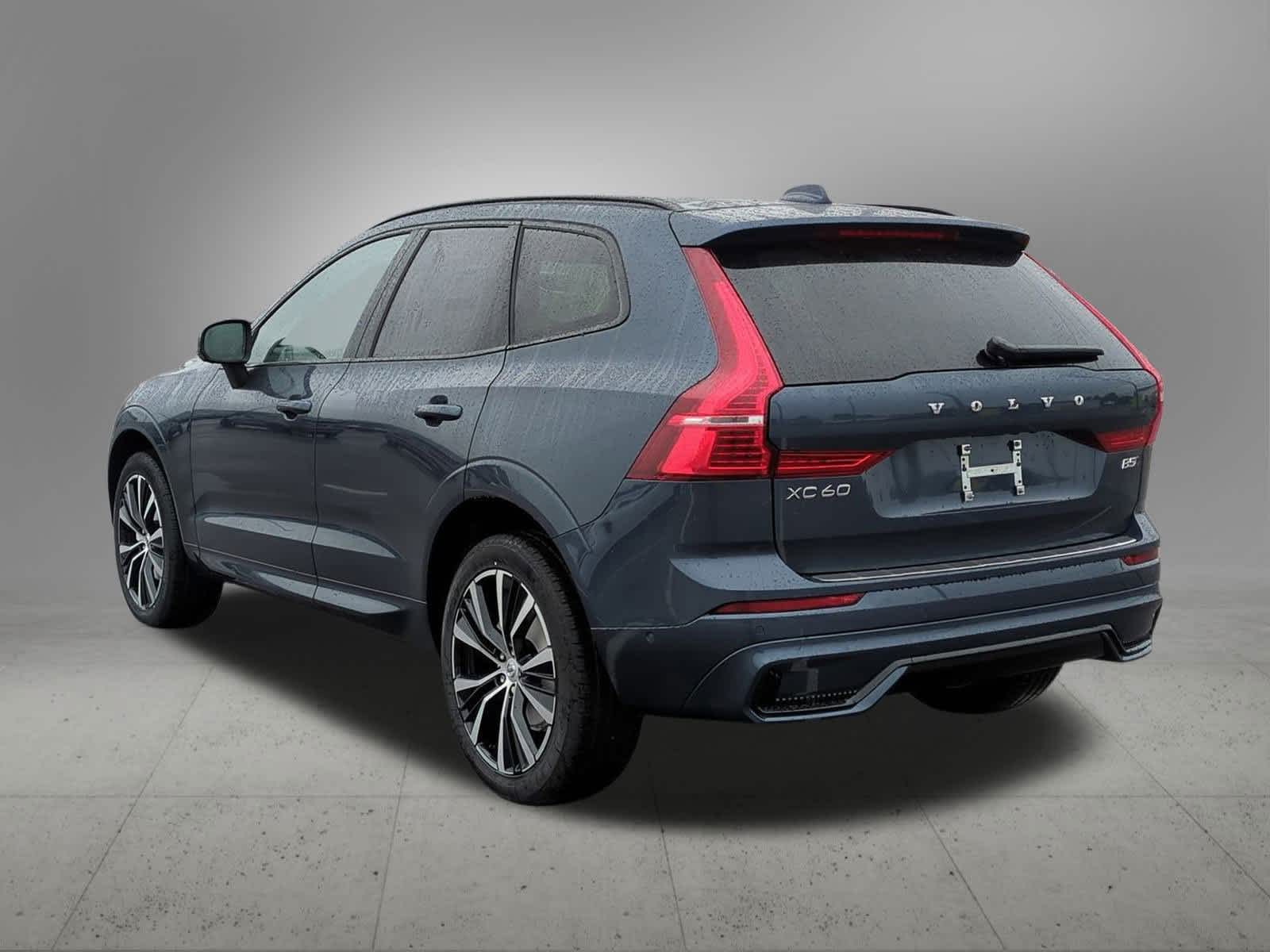 2025 Volvo XC60 B5 Plus 4