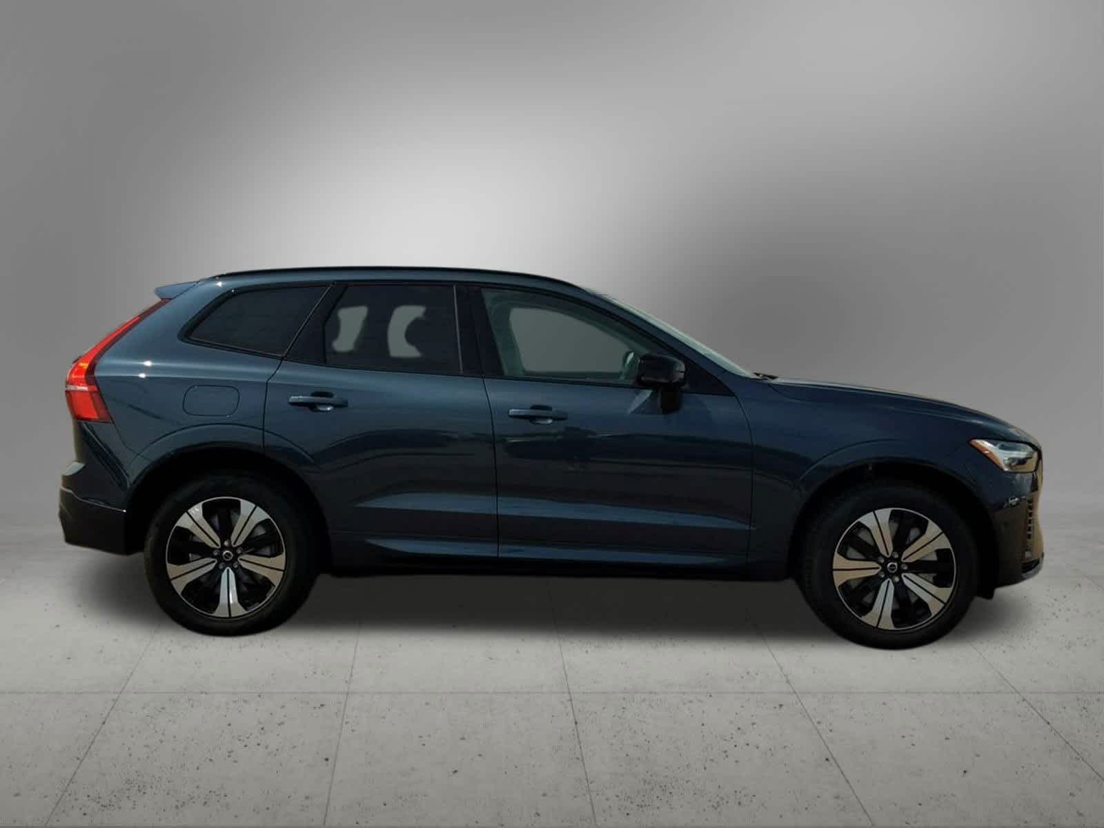 Thumbnail: 2025 Volvo XC60 - 7