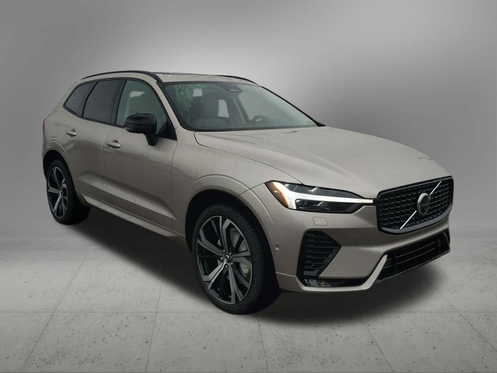 Thumbnail: 2025 Volvo XC60 - 8