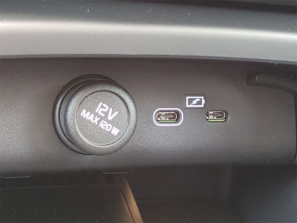 Thumbnail: 2026 Volvo XC40 - 30