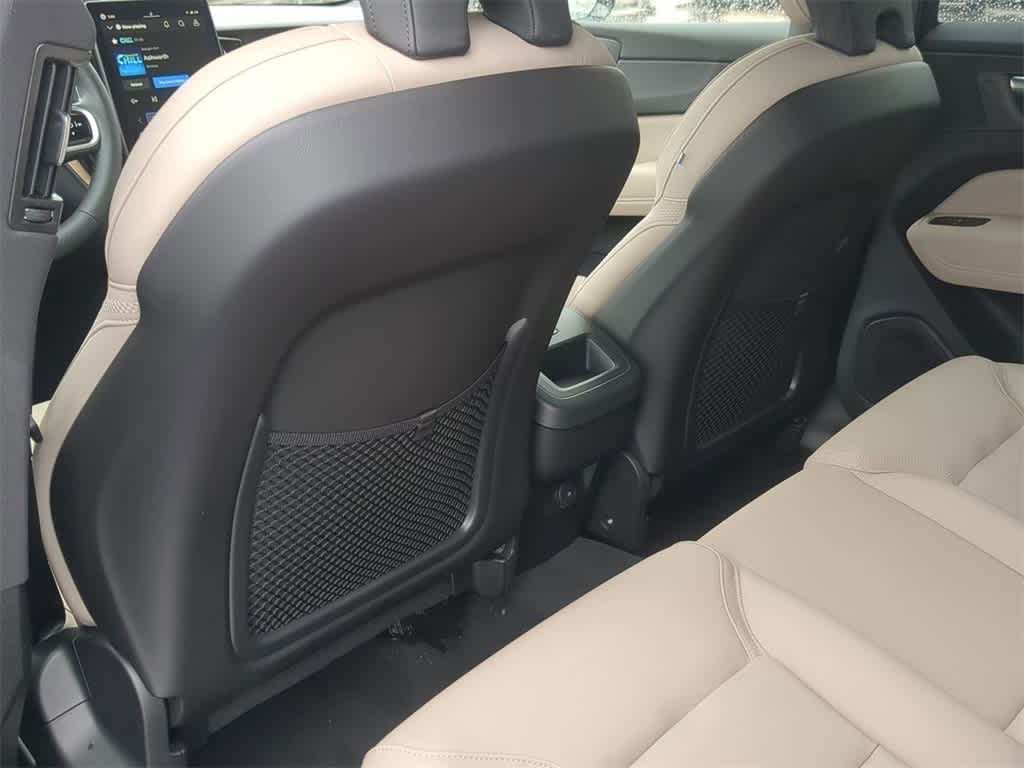 Thumbnail: 2026 Volvo XC60 - 17