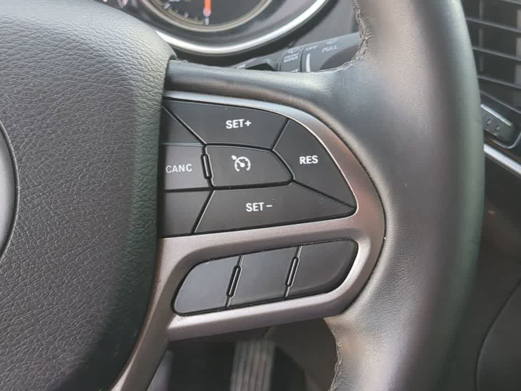 Thumbnail: 2019 Jeep Cherokee - 23