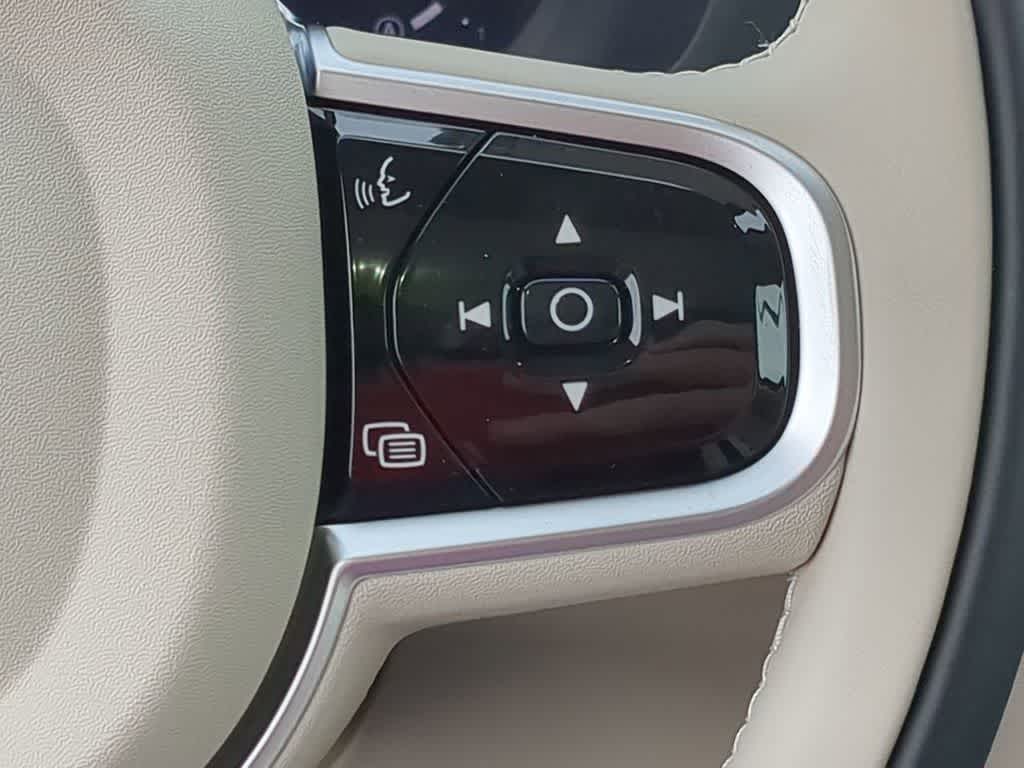 Thumbnail: 2026 Volvo XC60 - 23