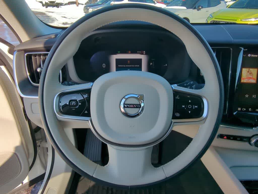 Thumbnail: 2025 Volvo XC60 - 21