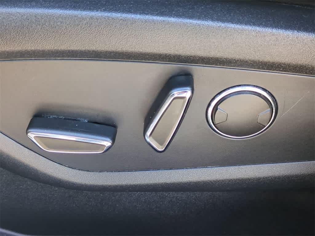 Thumbnail: 2017 Lincoln MKC - 16