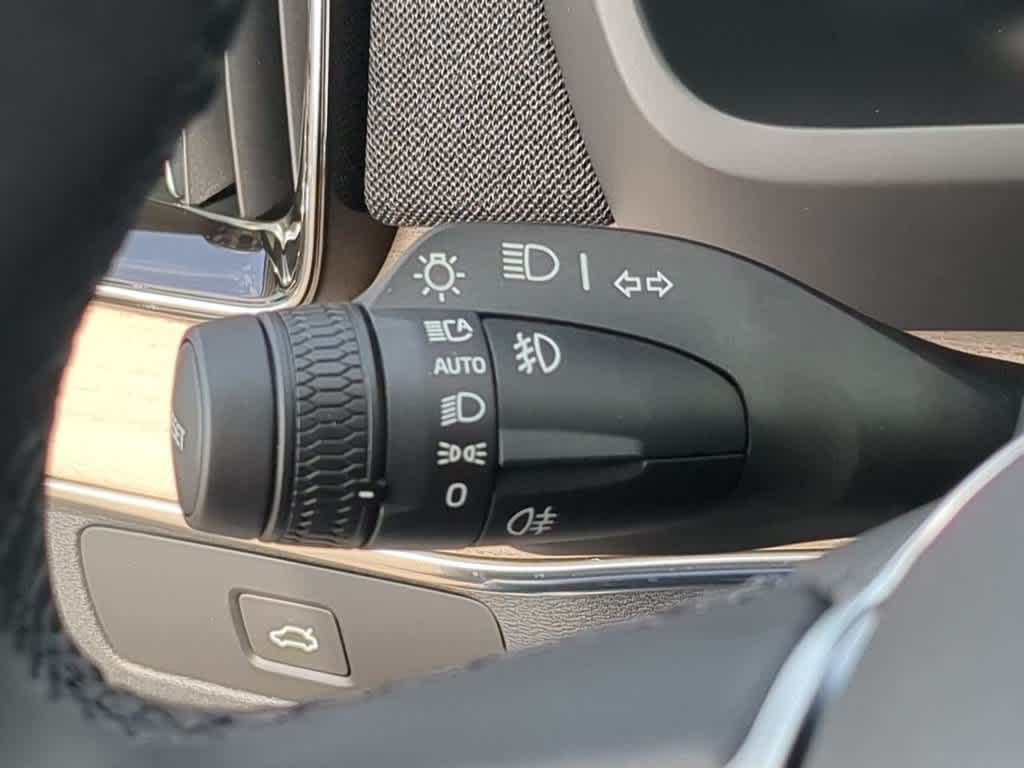 2026 Volvo XC90 Plus - Photo 25