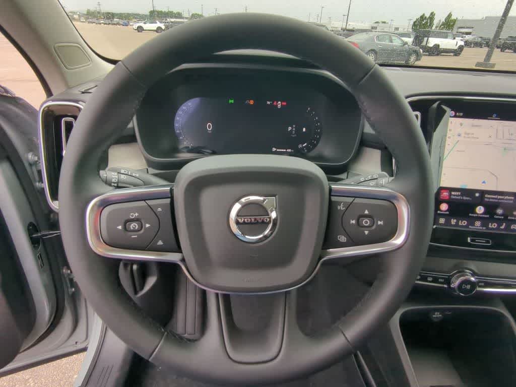 Thumbnail: 2026 Volvo XC40 - 21