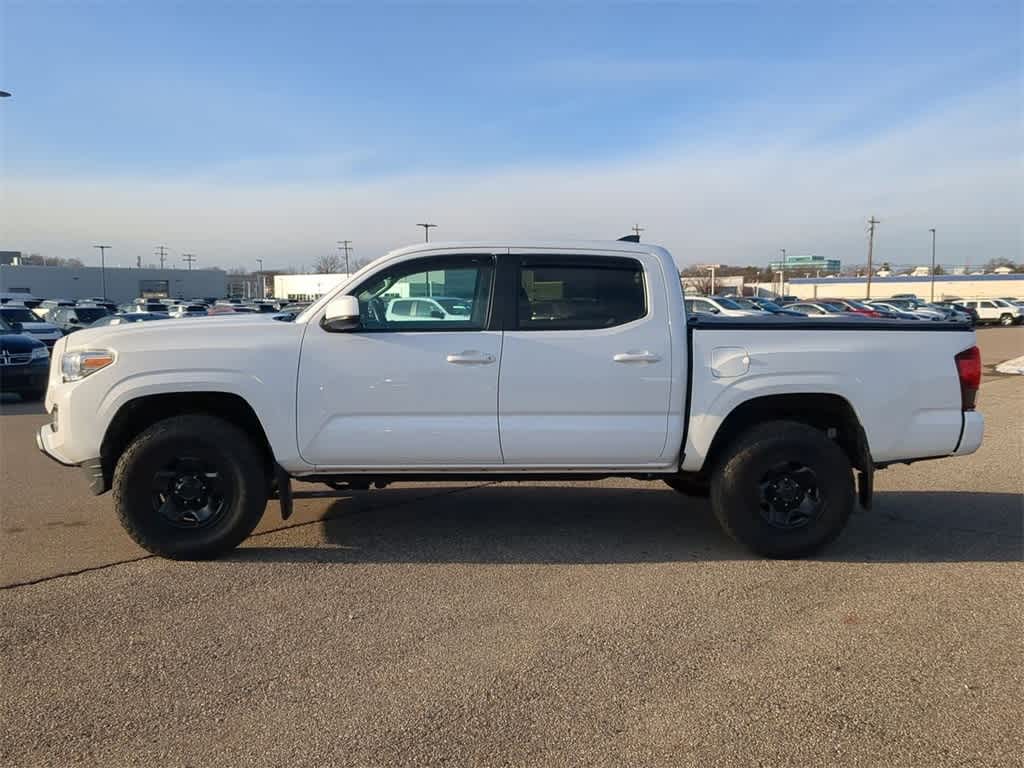 Thumbnail: 2019 Toyota Tacoma - 3