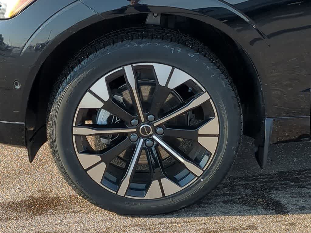 Thumbnail: 2026 Volvo XC60 - 13