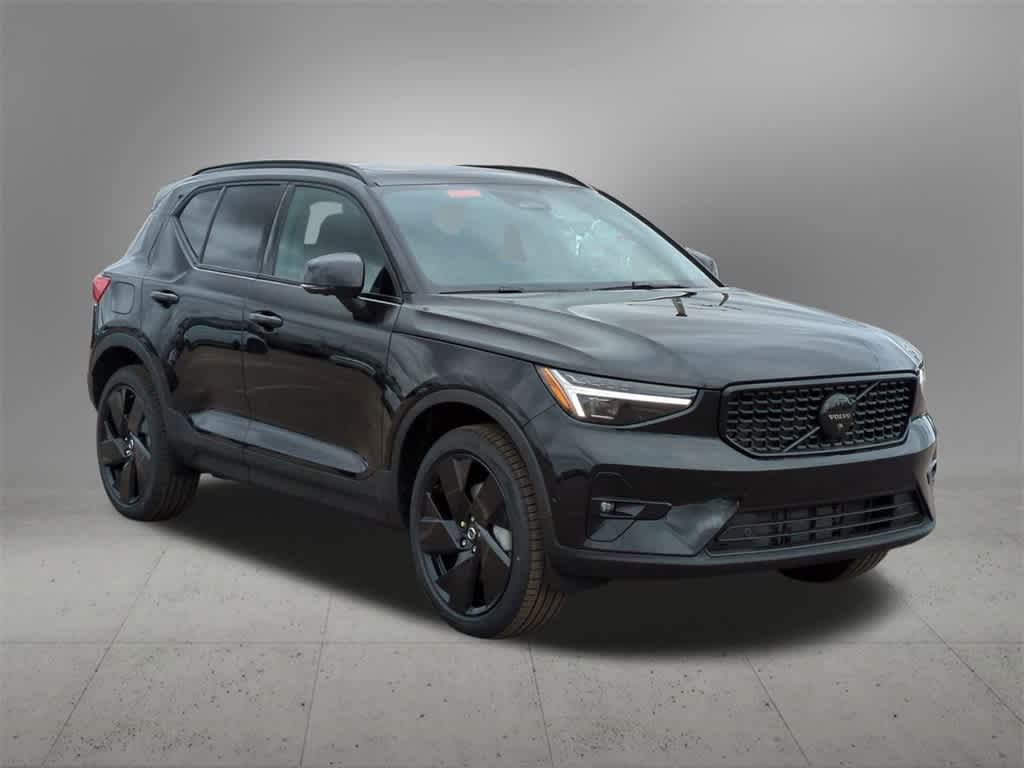 Thumbnail: 2026 Volvo XC40 - 8