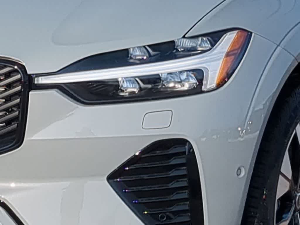 Thumbnail: 2026 Volvo XC60 - 10