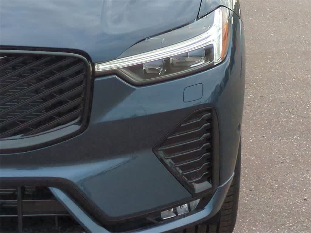 Thumbnail: 2026 Volvo XC60 - 10