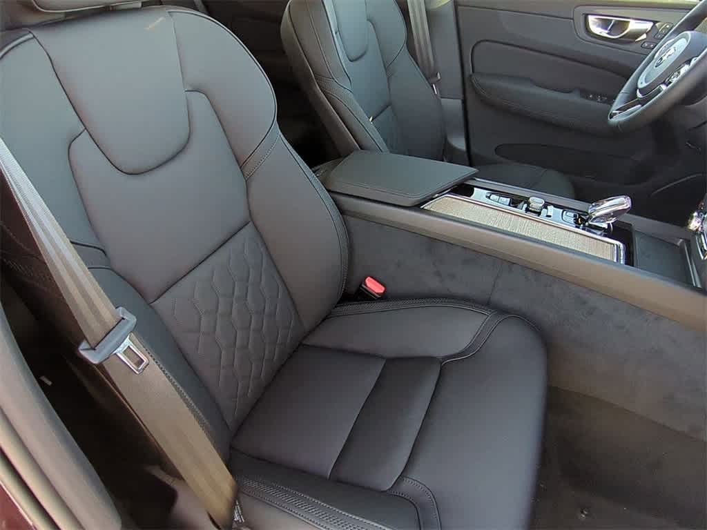 Thumbnail: 2026 Volvo XC60 - 22