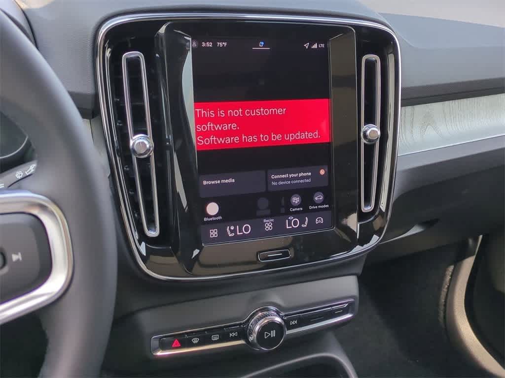 Thumbnail: 2026 Volvo XC40 - 27