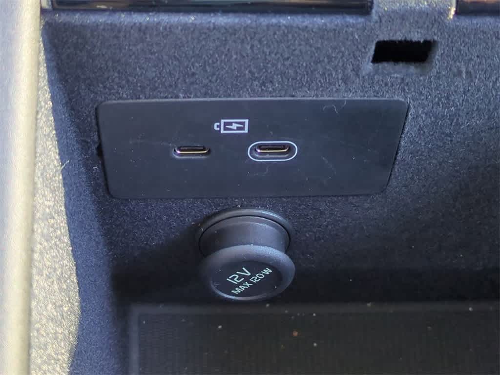 Thumbnail: 2025 Volvo XC90 - 31