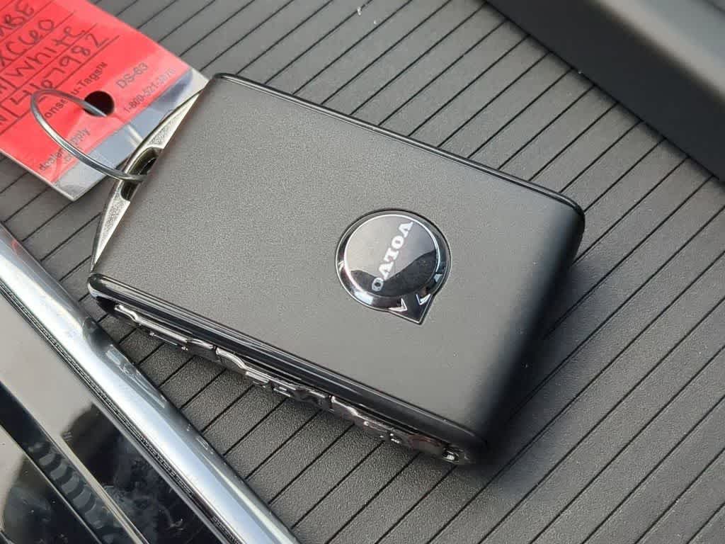 Thumbnail: 2026 Volvo XC60 - 33