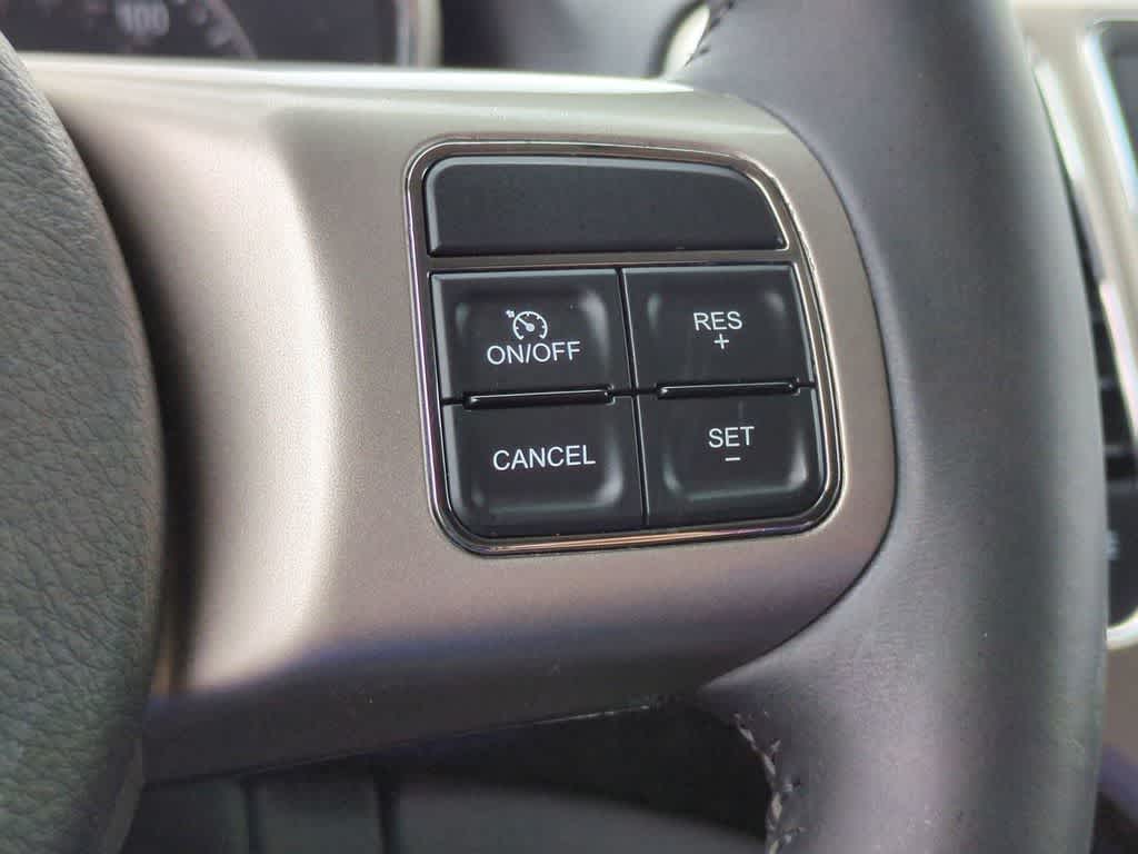 Thumbnail: 2012 Jeep Grand Cherokee - 23