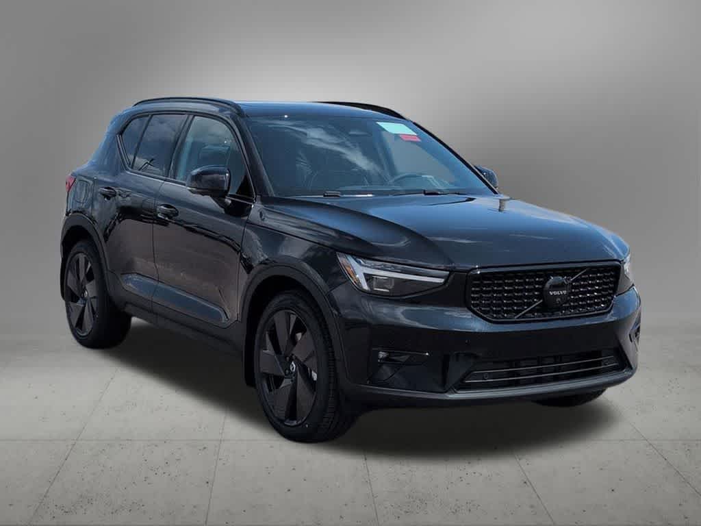 Thumbnail: 2026 Volvo XC40 - 8