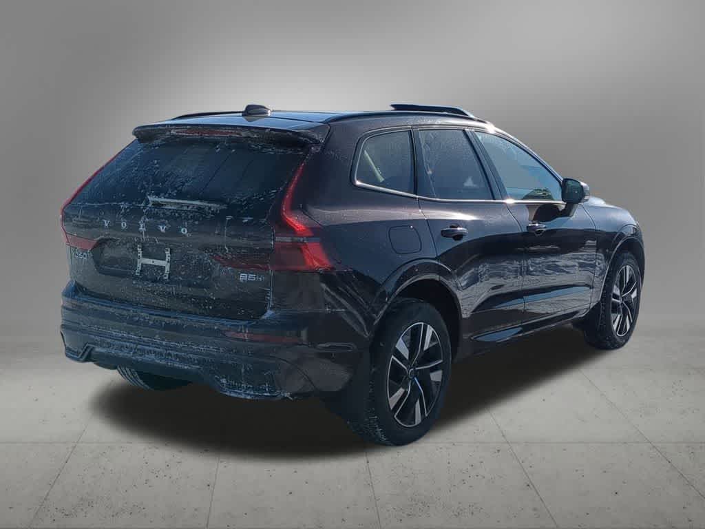 Thumbnail: 2026 Volvo XC60 - 6