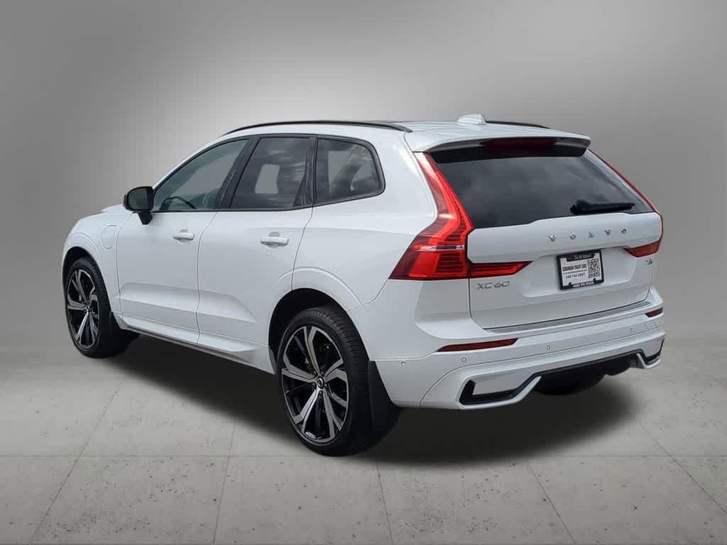 Thumbnail: 2025 Volvo XC60 - 4
