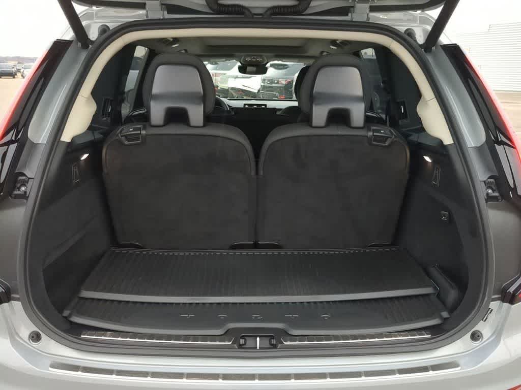 Thumbnail: 2026 Volvo XC90 - 34