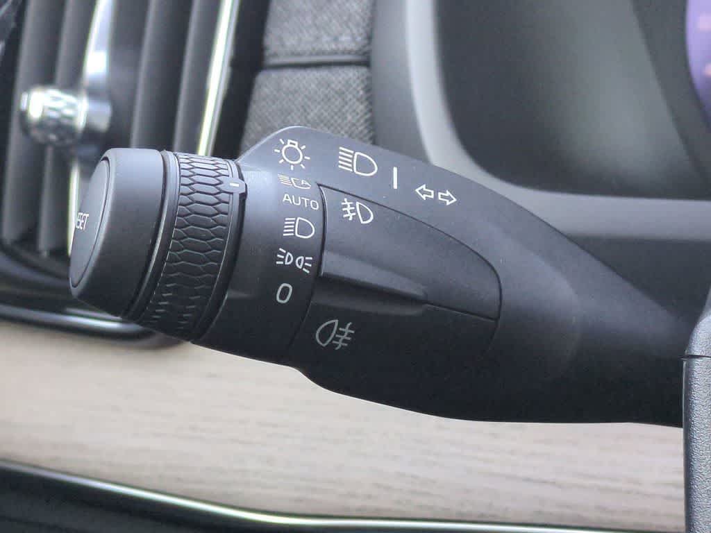 Thumbnail: 2026 Volvo XC90 - 26