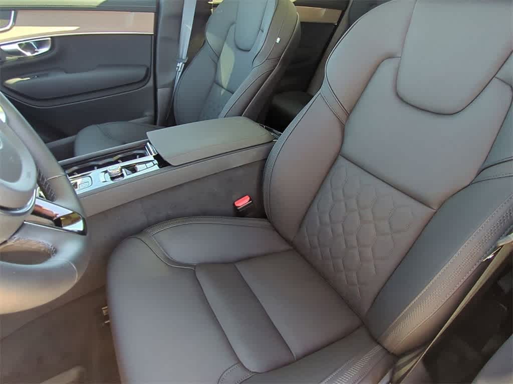 Thumbnail: 2025 Volvo XC90 - 14