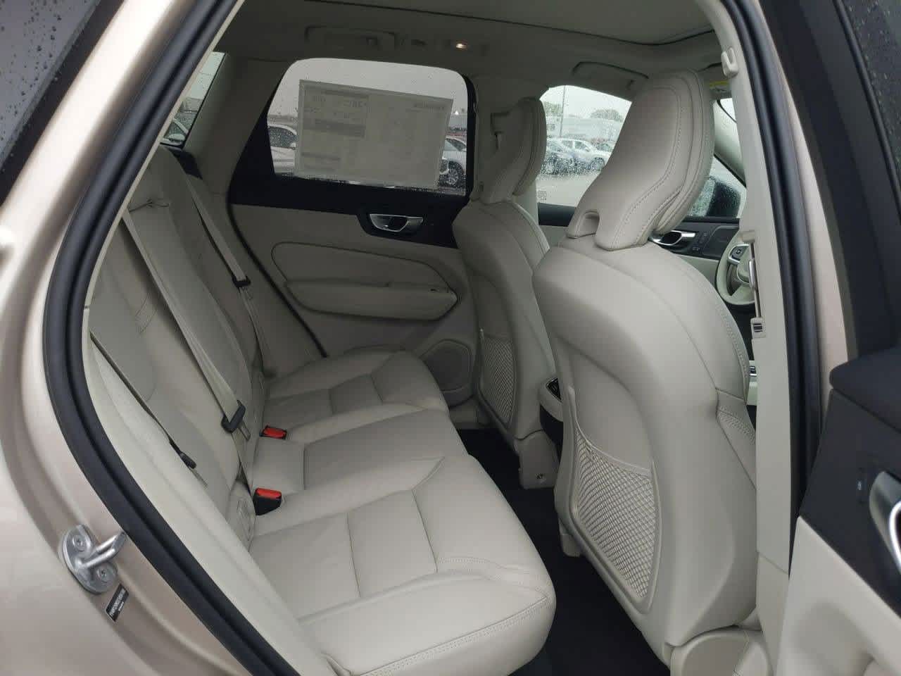 Thumbnail: 2025 Volvo XC60 - 18