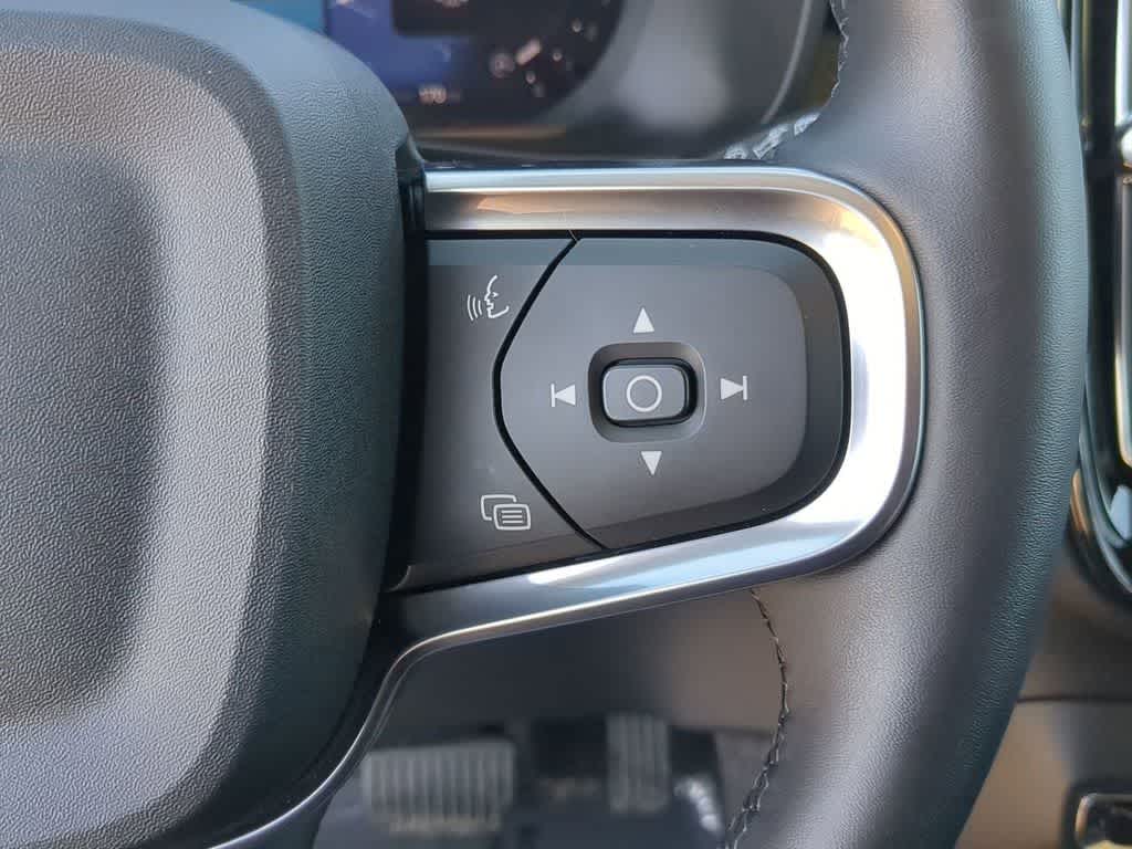 Thumbnail: 2026 Volvo XC40 - 23