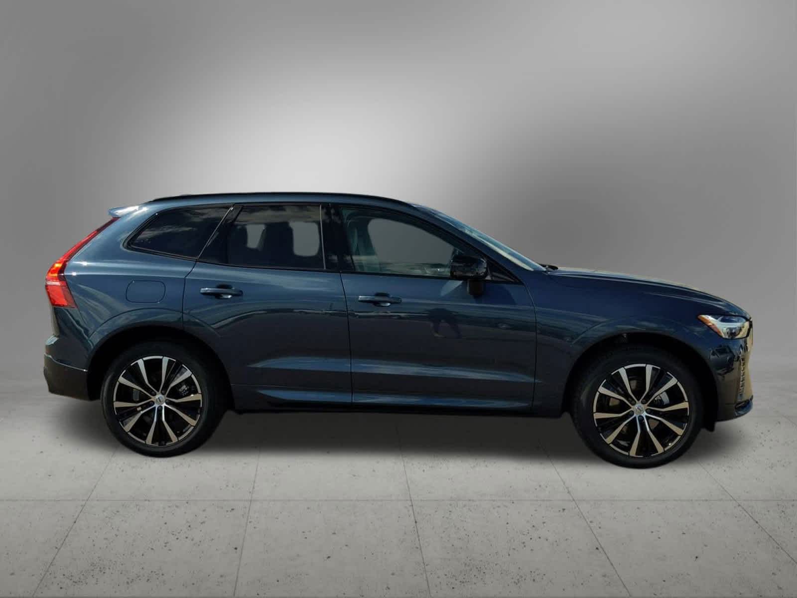 2025 Volvo XC60 B5 Plus 7