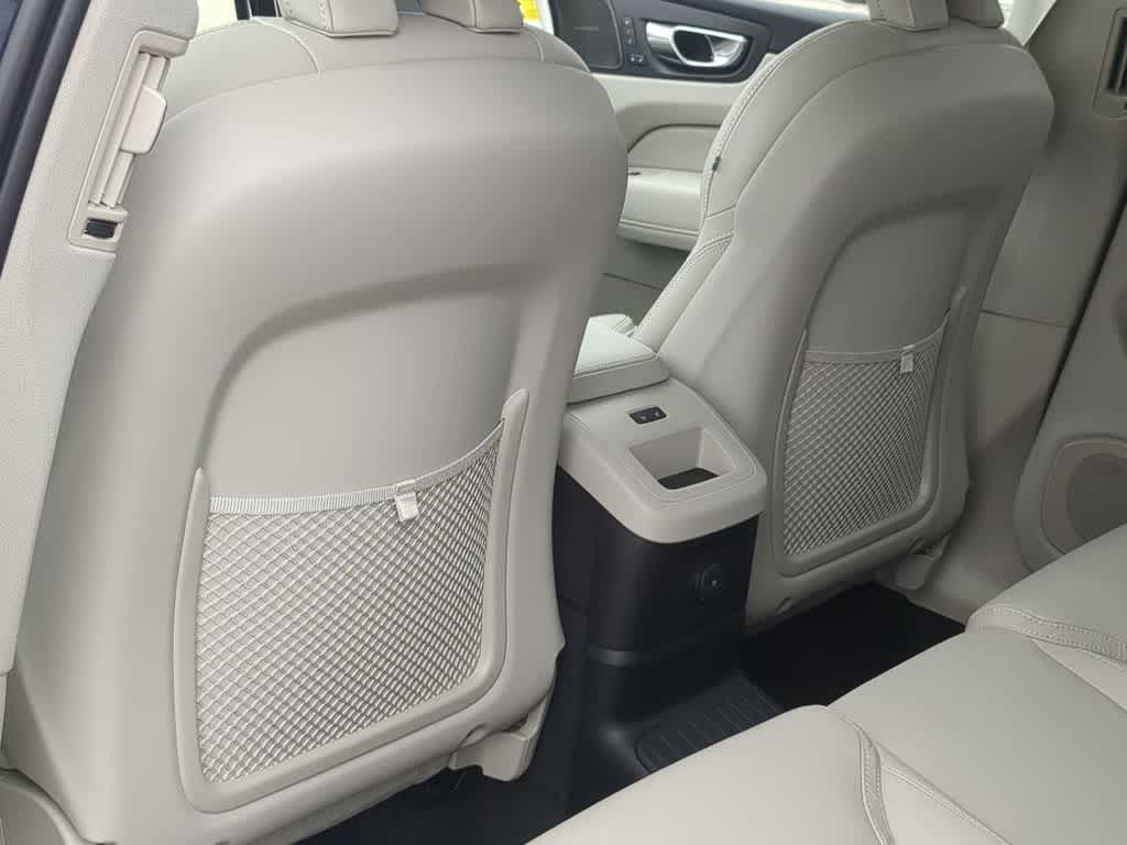 Thumbnail: 2026 Volvo XC60 - 17