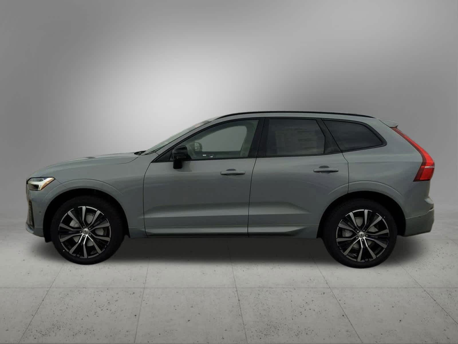 2025 Volvo XC60 Plus B5 photo 3