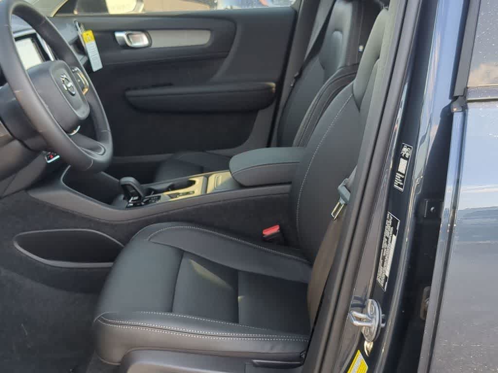 Thumbnail: 2026 Volvo XC40 - 15