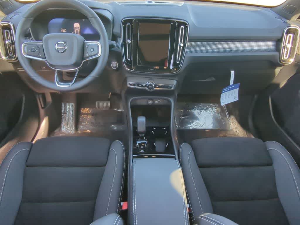 Thumbnail: 2026 Volvo XC40 - 14