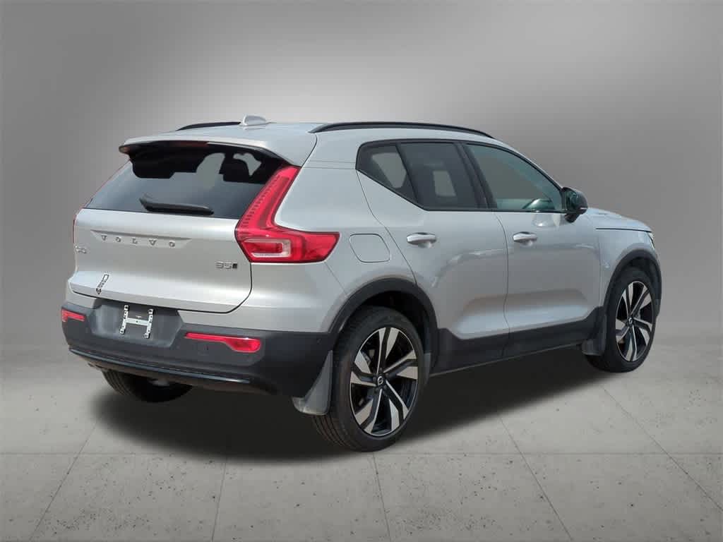 Thumbnail: 2025 Volvo XC40 - 6