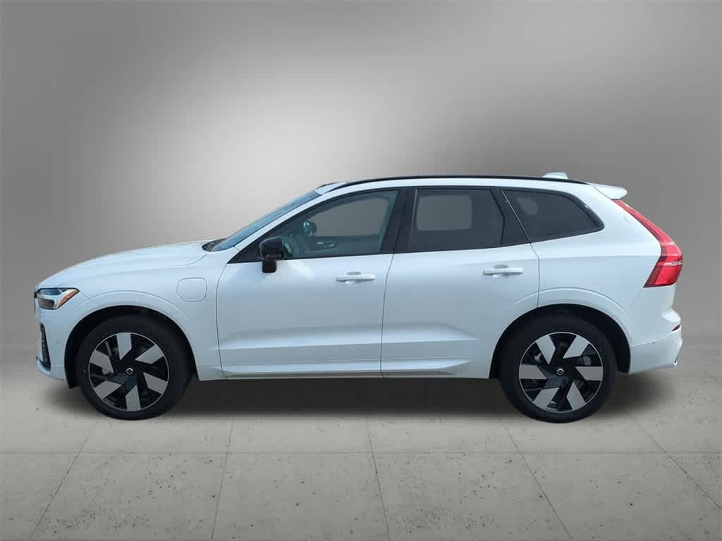 Thumbnail: 2025 Volvo XC60 - 3