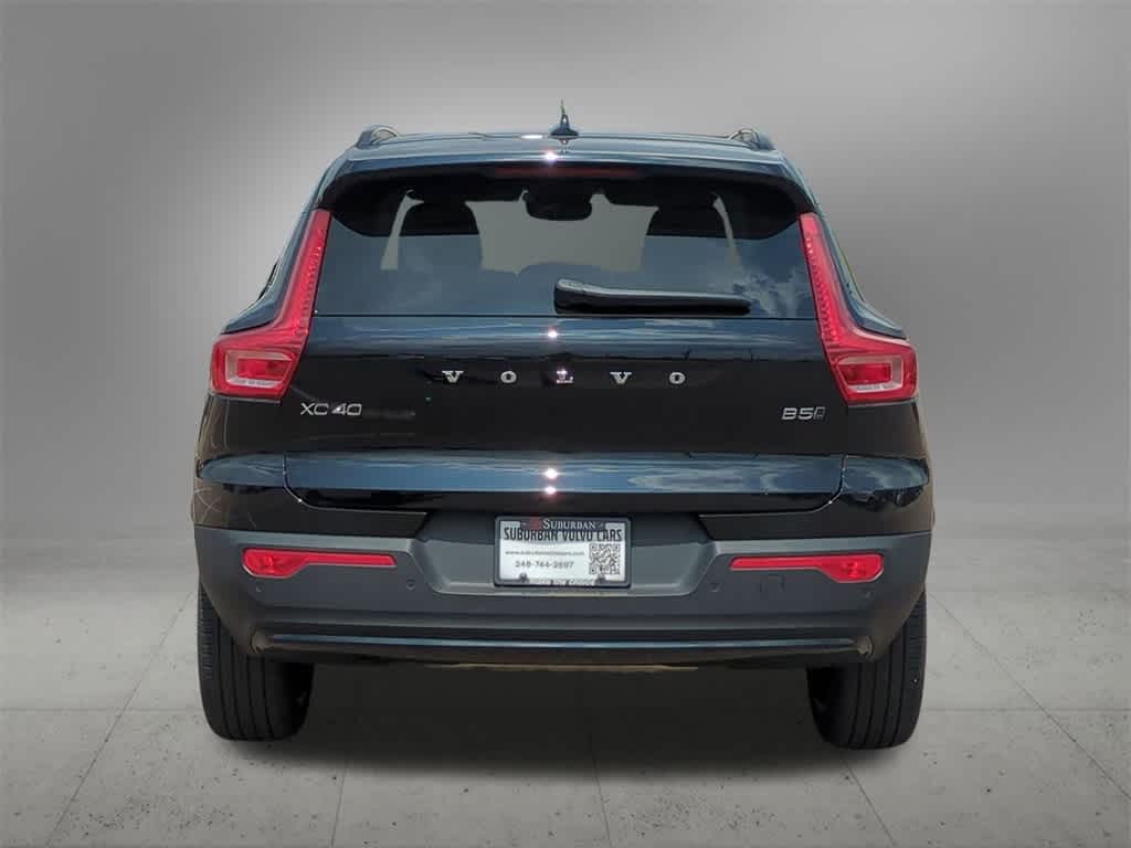 Thumbnail: 2025 Volvo XC40 - 5